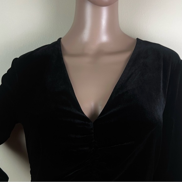 NEW VERONICA BEARD BLACK RUCHED VELVET TOP - Picture 4 of 11